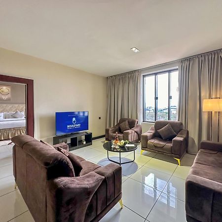 Boulevard Owerri Hotel エクステリア 写真