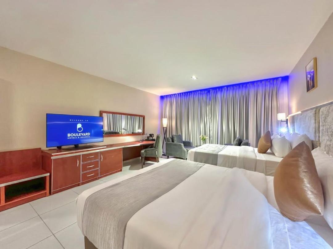 Boulevard Owerri Hotel エクステリア 写真